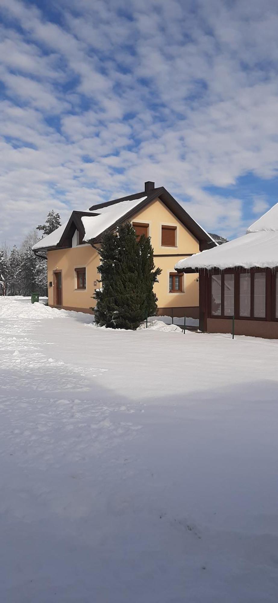 Apartments Marija Vrelo Korenicko Exterior photo