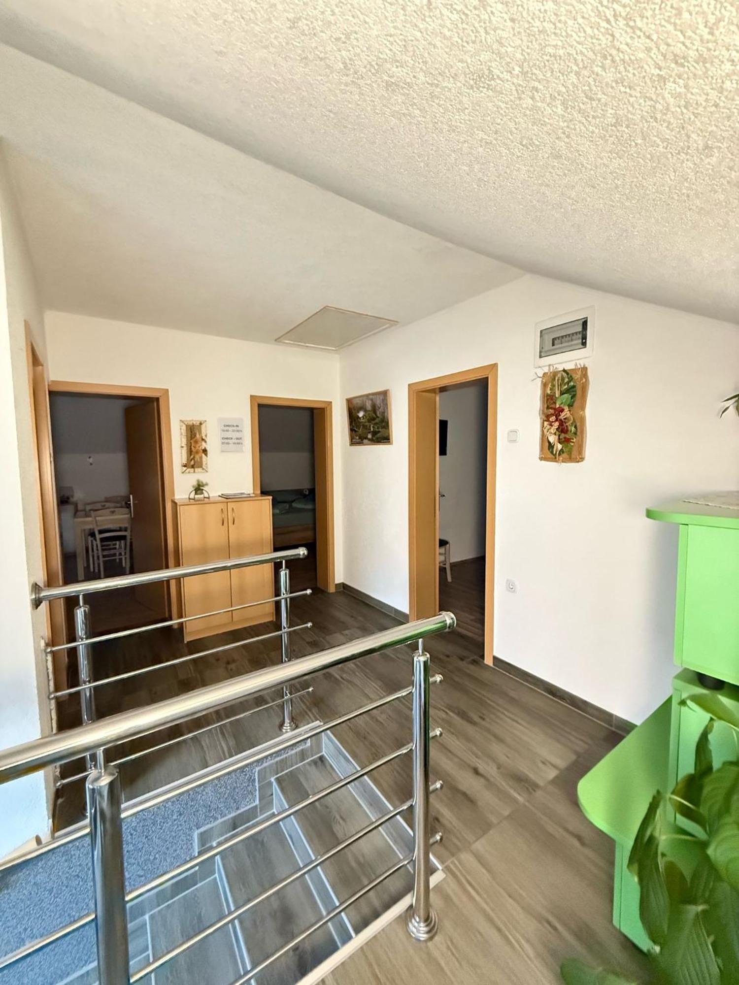 Apartments Marija Vrelo Korenicko Exterior photo